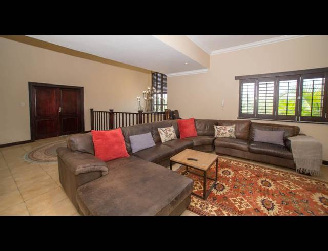 5 BEDROOM FREEHOLD FOR SALE IN LA LUCIA